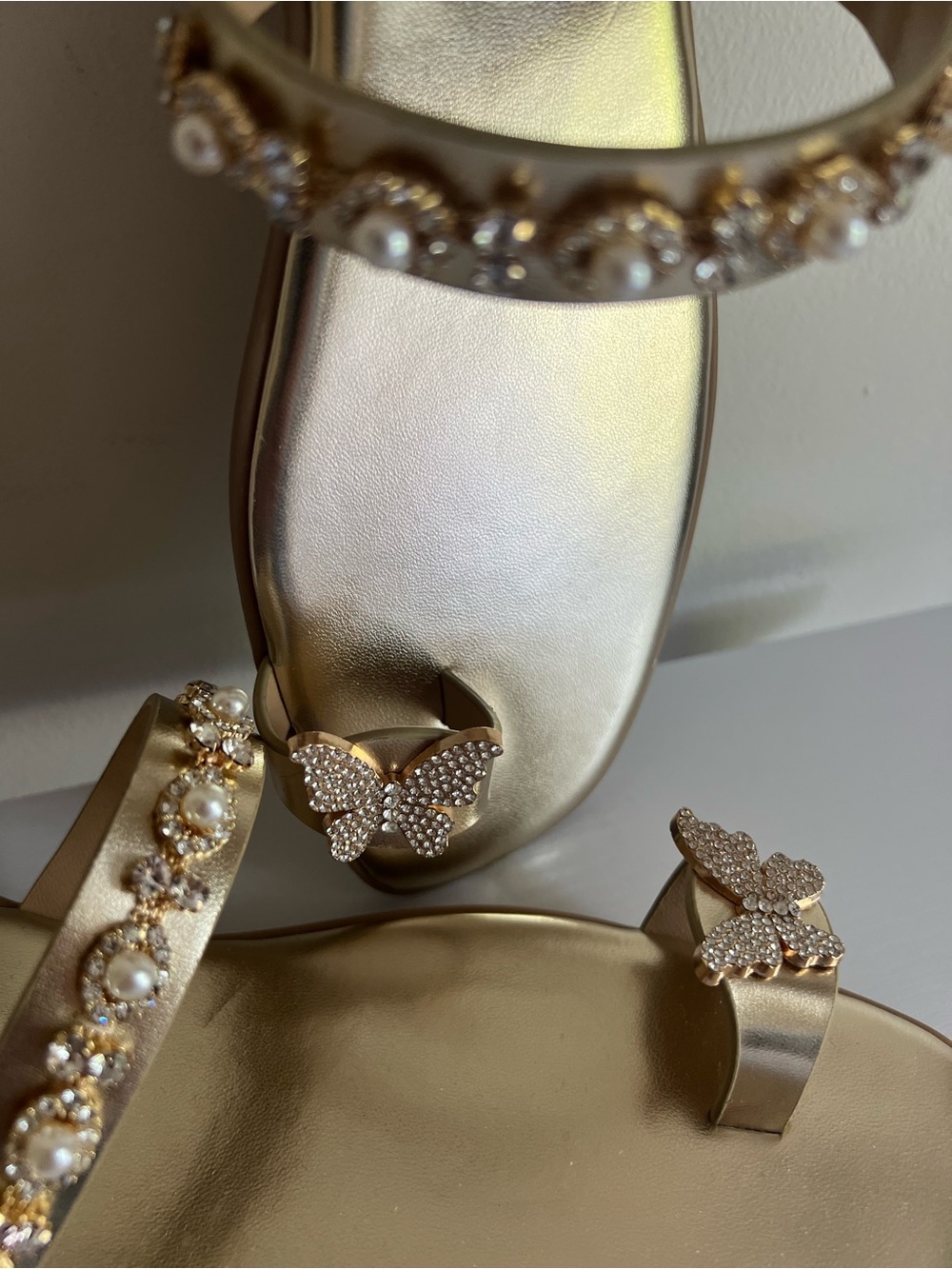 Gold Jeweled Butterfly Toe-Ring Sandals Size 10